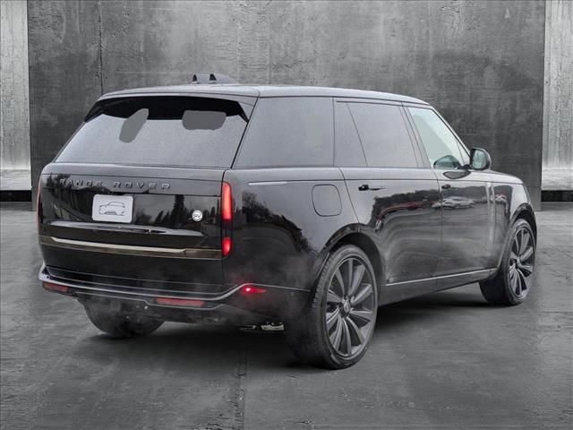 2025 Land Rover Range Rover SV