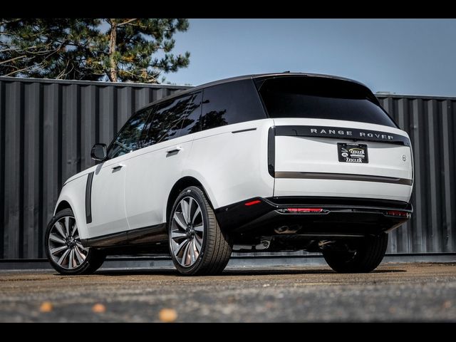 2025 Land Rover Range Rover SV