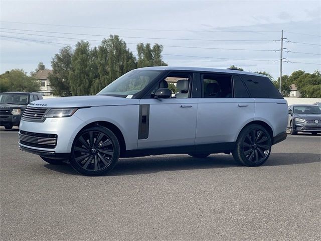 2025 Land Rover Range Rover SV