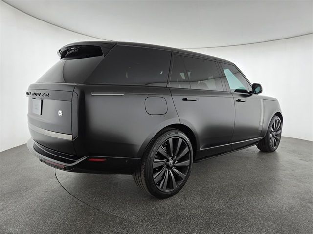 2025 Land Rover Range Rover SV