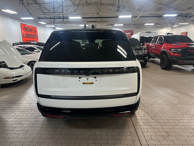 2025 Land Rover Range Rover SE