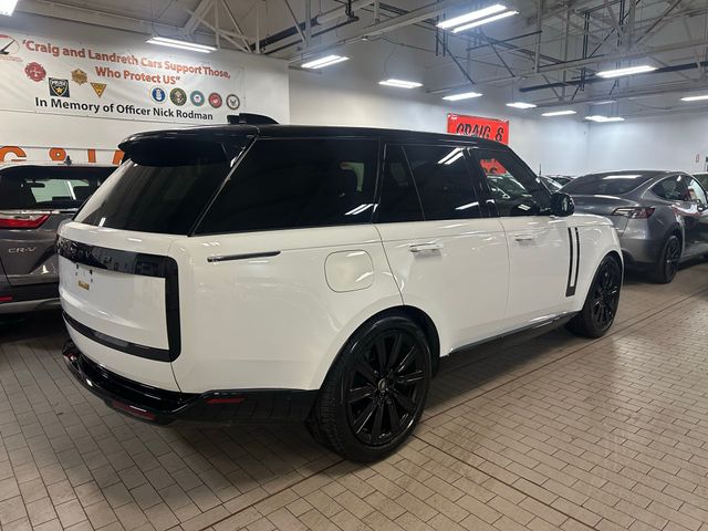 2025 Land Rover Range Rover SE