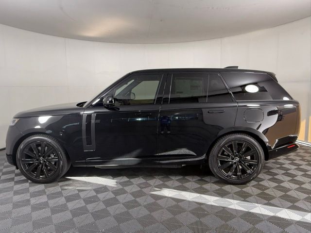 2025 Land Rover Range Rover SE