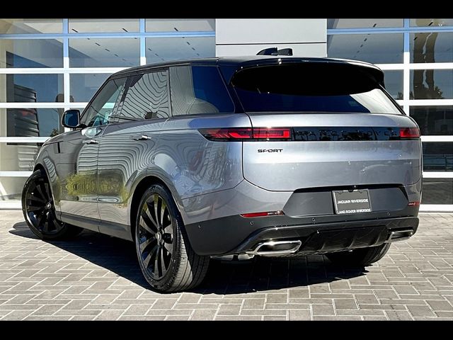 2025 Land Rover Range Rover Sport SE