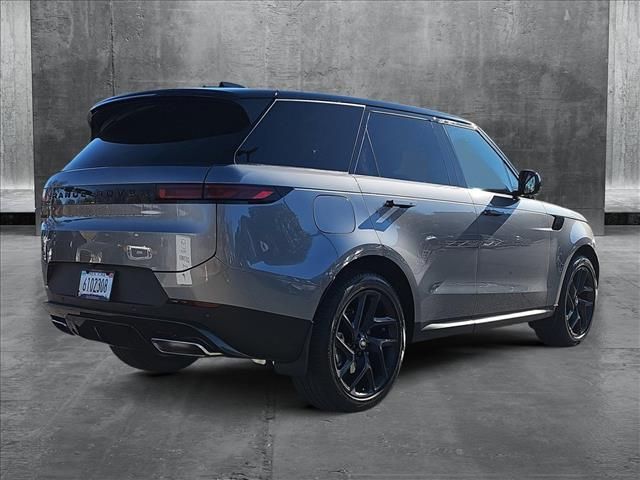 2025 Land Rover Range Rover Sport SE