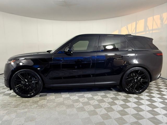 2025 Land Rover Range Rover Sport SE