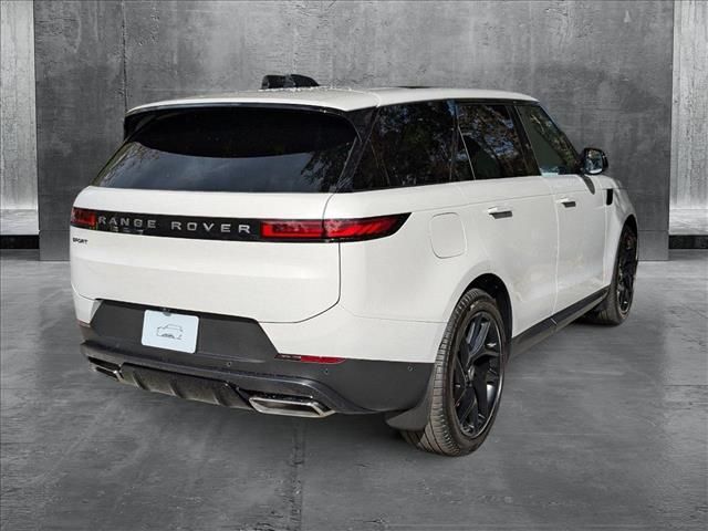 2025 Land Rover Range Rover Sport SE