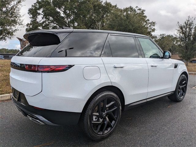 2025 Land Rover Range Rover Sport SE