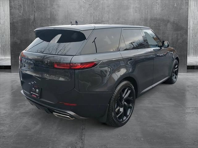 2025 Land Rover Range Rover Sport SE