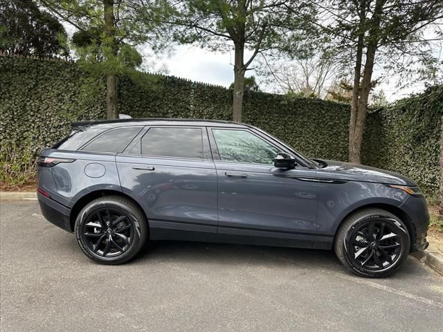 2025 Land Rover Range Rover Velar Dynamic SE