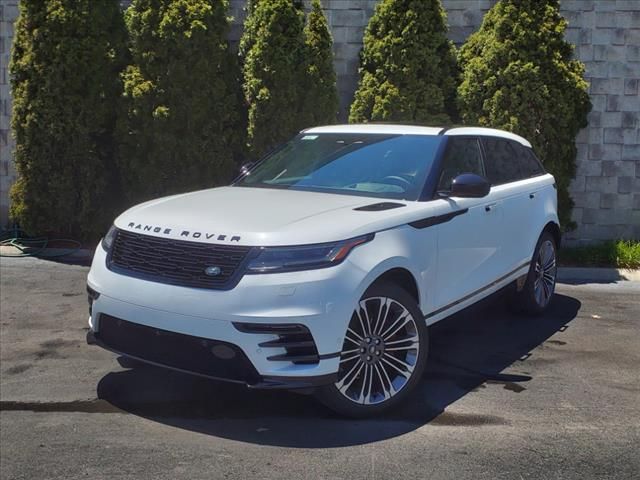 2025 Land Rover Range Rover Velar Dynamic SE