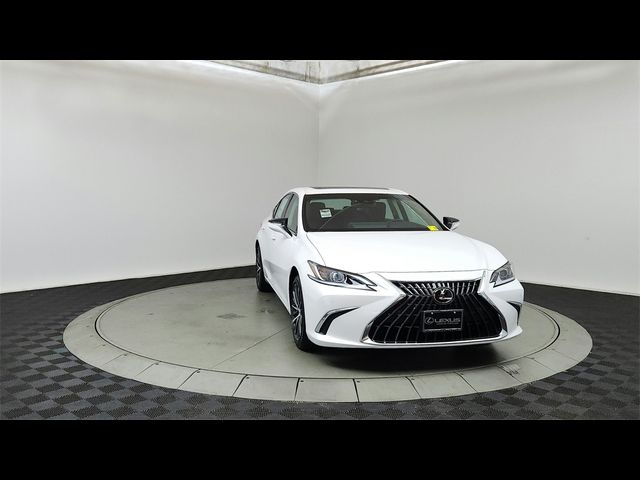 2025 Lexus ES 300h