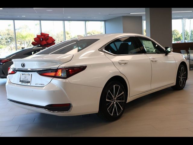 2025 Lexus ES 300h