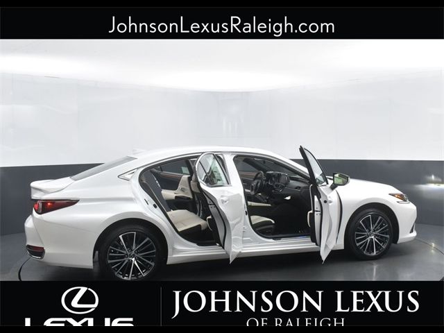 2025 Lexus ES 300h