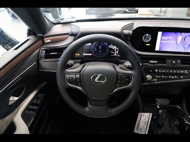 2025 Lexus ES 300h