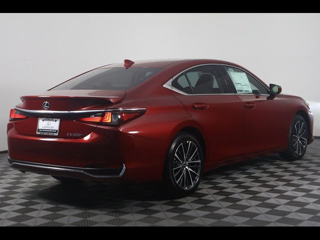 2025 Lexus ES 300h