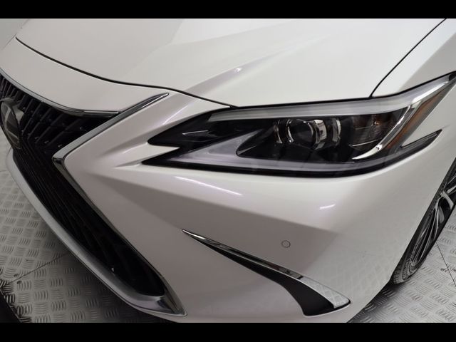 2025 Lexus ES 300h