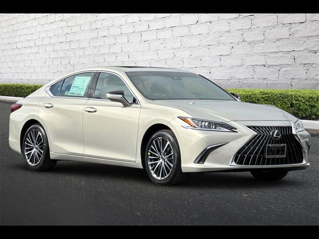 2025 Lexus ES 300h