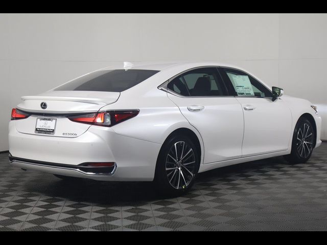 2025 Lexus ES 300h