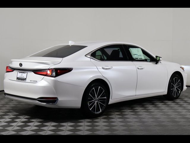 2025 Lexus ES 300h