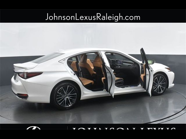2025 Lexus ES 300h