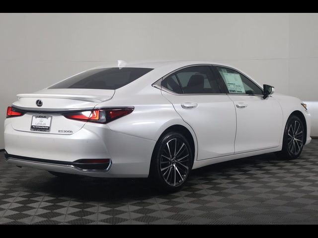 2025 Lexus ES 300h