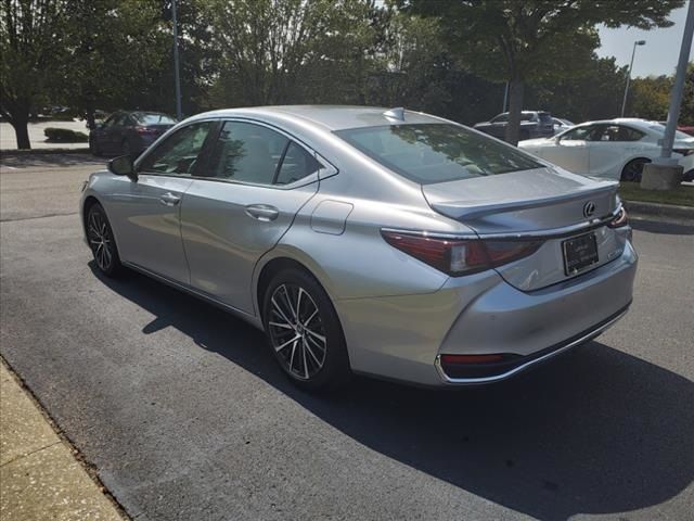 2025 Lexus ES 300h