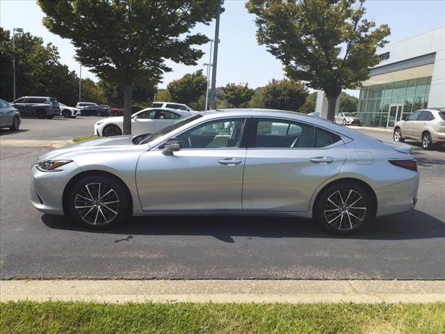 2025 Lexus ES 300h