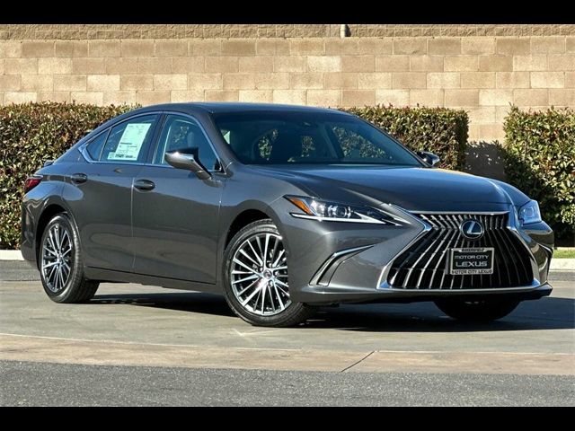 2025 Lexus ES 300h