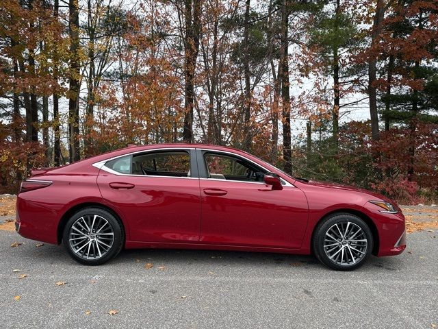 2025 Lexus ES 300h