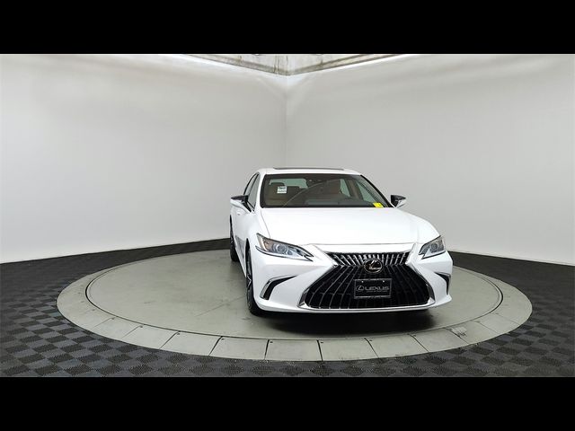 2025 Lexus ES 300h