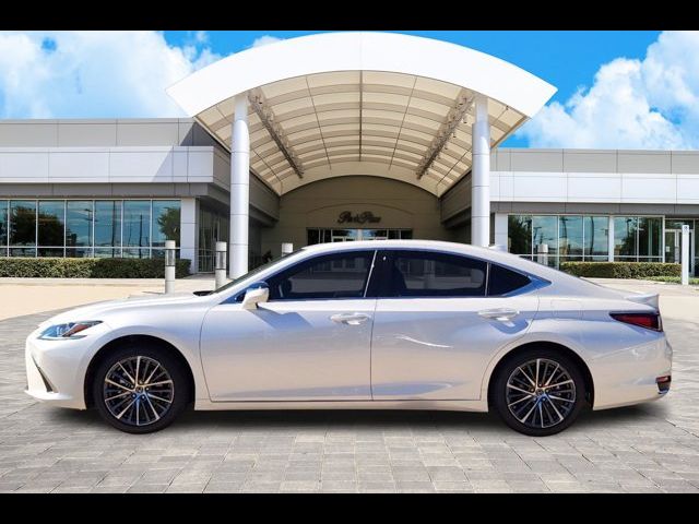 2025 Lexus ES 300h