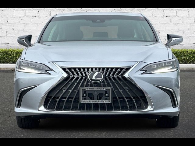 2025 Lexus ES 300h Luxury