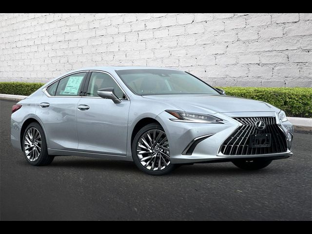 2025 Lexus ES 300h Luxury