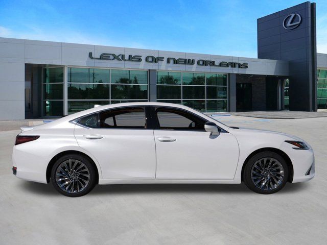 2025 Lexus ES 300h Ultra Luxury