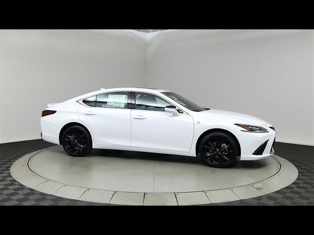 2025 Lexus ES ES 300h F SPORT Handling