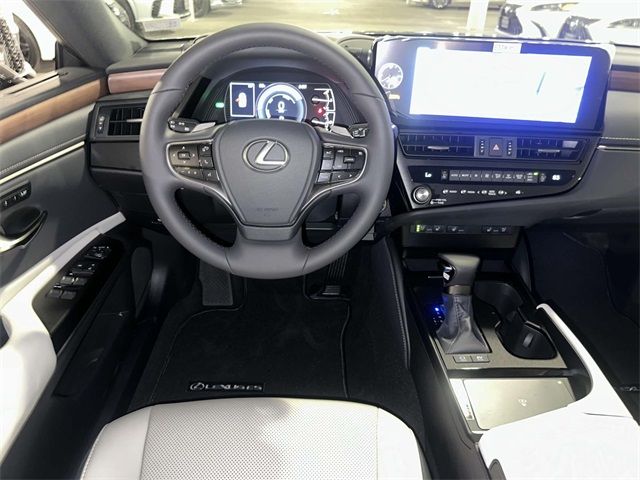 2025 Lexus ES 300h