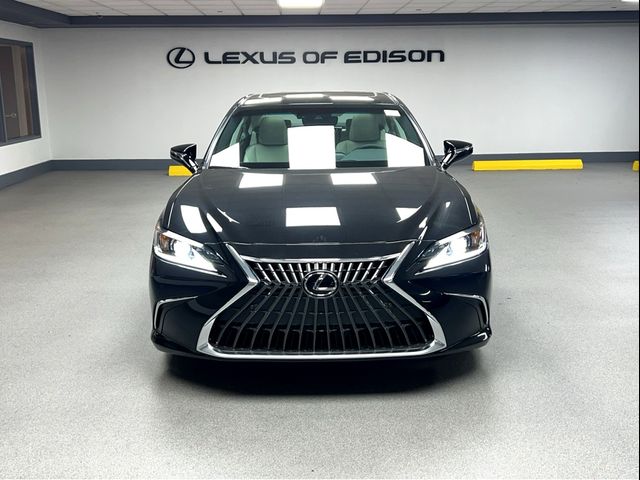 2025 Lexus ES 300h