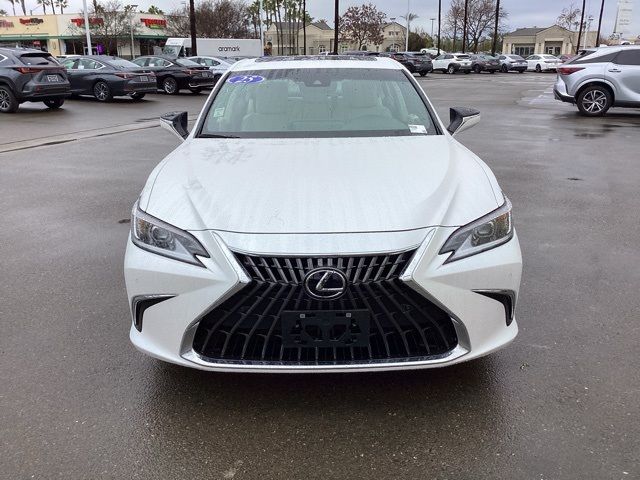 2025 Lexus ES 300h