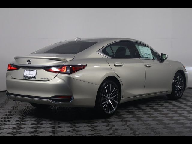 2025 Lexus ES 300h