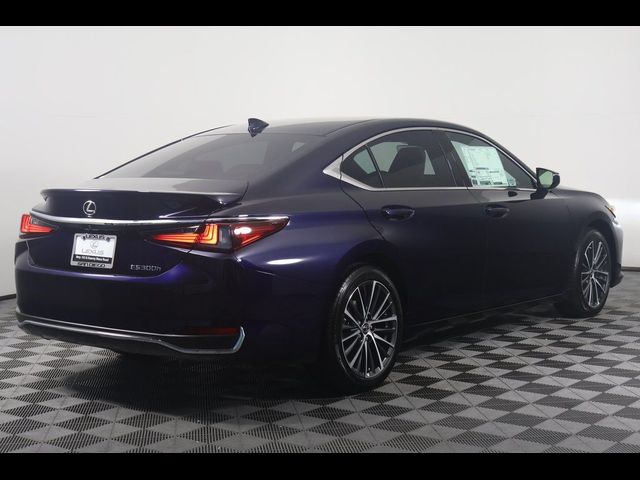 2025 Lexus ES 300h