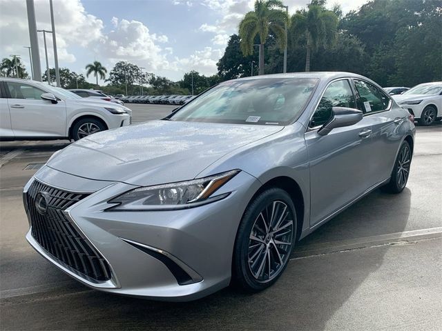 2025 Lexus ES 300h