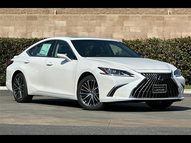 2025 Lexus ES 300h