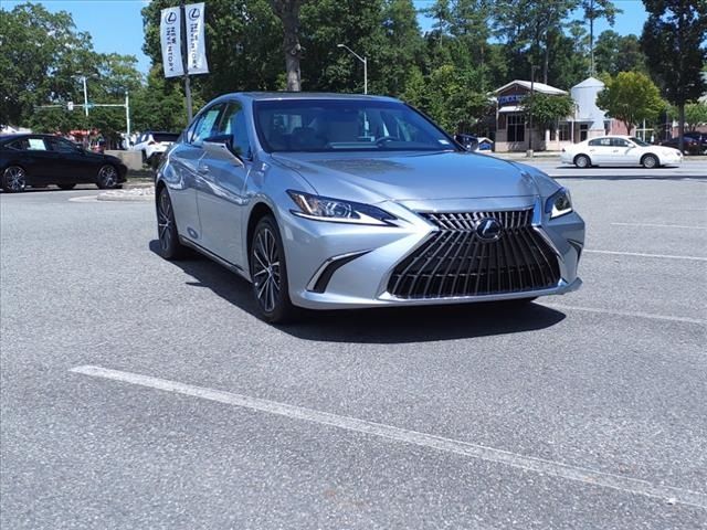 2025 Lexus ES 300h