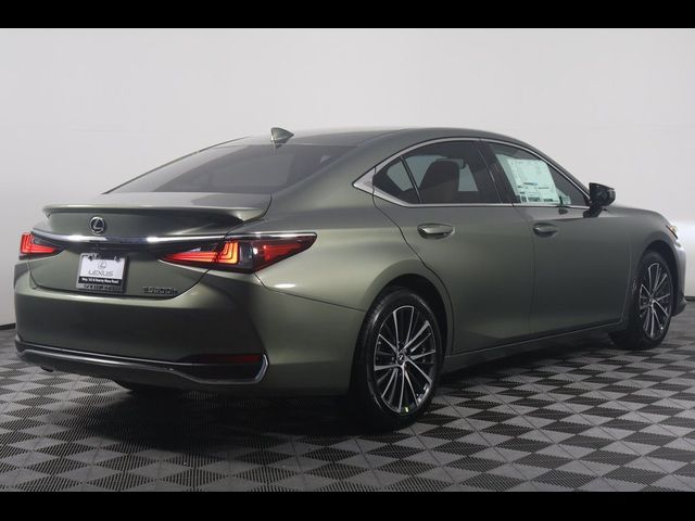 2025 Lexus ES 300h