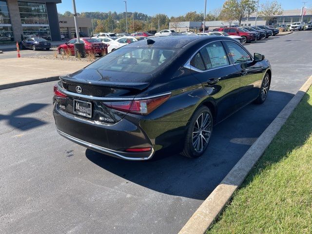 2025 Lexus ES 300h