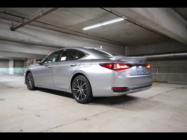 2025 Lexus ES 300h