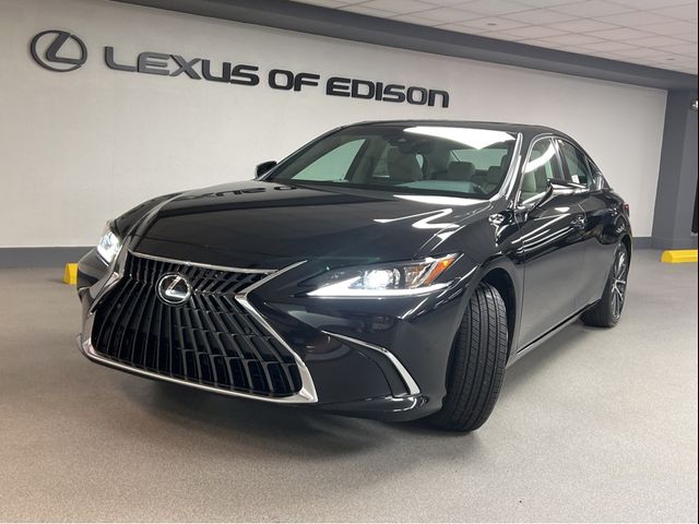 2025 Lexus ES 300h