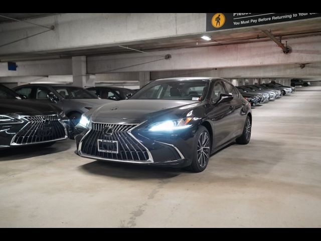 2025 Lexus ES 300h