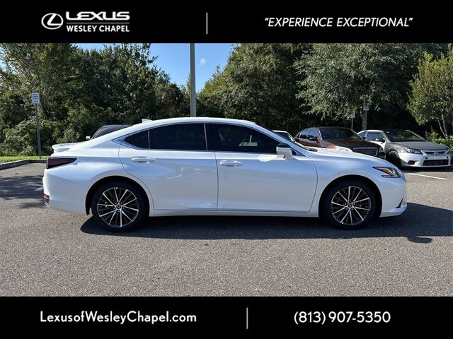 2025 Lexus ES 300h